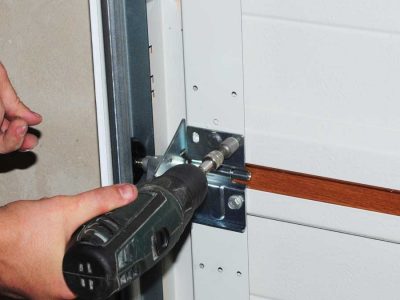Contractor-repair-and-replace-garage-door